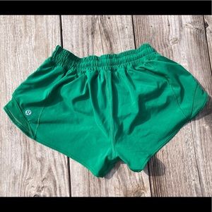Lululemon hotty hot shorts 2.5” low rise